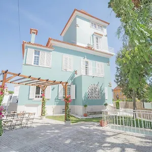  Hostel Impact House