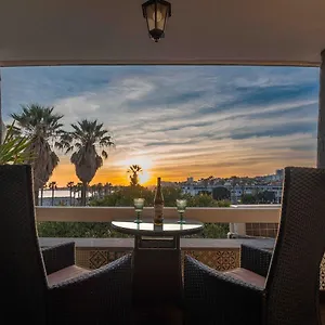 Sea View W Balcony 2 Mins Walk To & Casino Estoril